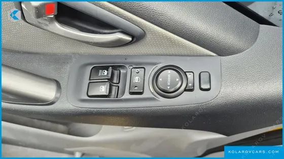 HYUNDAI STAREX 4WD 12-SEATER WAGON