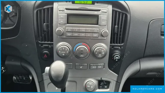 HYUNDAI STAREX 4WD 12-SEATER WAGON