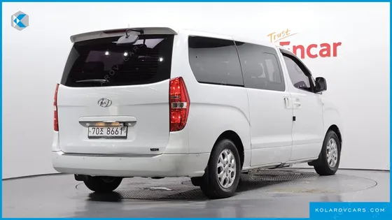 HYUNDAI STAREX 11-SEATER WAGON
