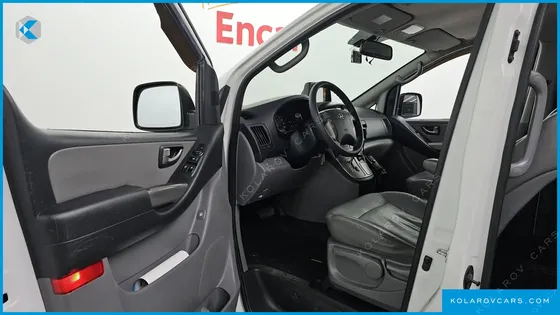 HYUNDAI STAREX 11-SEATER WAGON