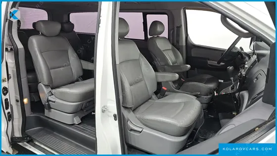 HYUNDAI STAREX 11-SEATER WAGON
