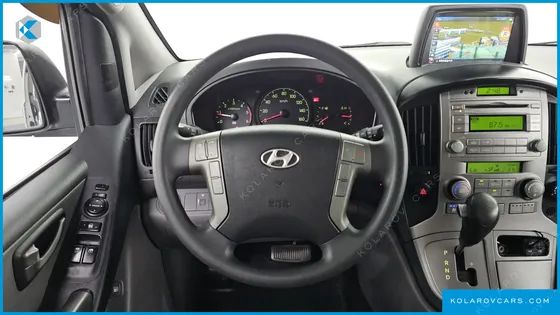 HYUNDAI STAREX 11-SEATER WAGON
