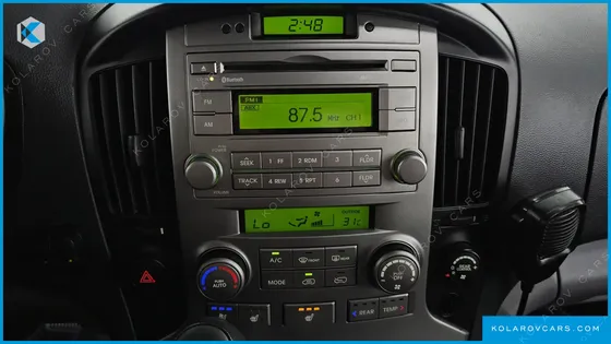 HYUNDAI STAREX 11-SEATER WAGON