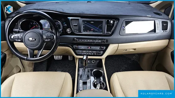 KIA CARNIVAL 9-SEATER HI-LIMOUSINE
