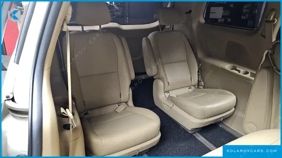 KIA CARNIVAL 9-SEATER HI-LIMOUSINE