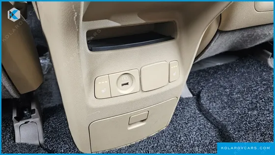 KIA CARNIVAL 9-SEATER HI-LIMOUSINE