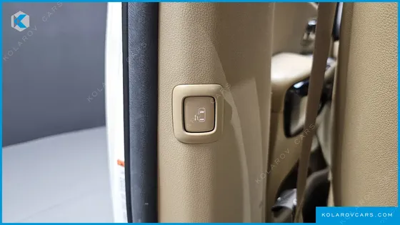 KIA CARNIVAL 9-SEATER HI-LIMOUSINE
