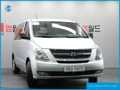 HYUNDAI STAREX 5-SEATER VAN