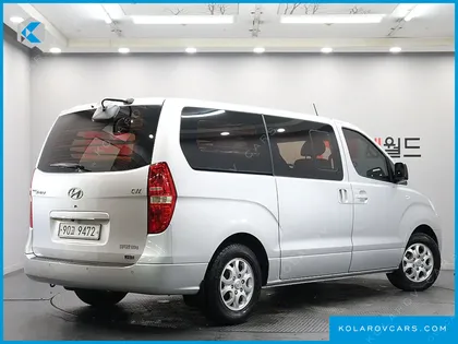 HYUNDAI STAREX 5-SEATER VAN