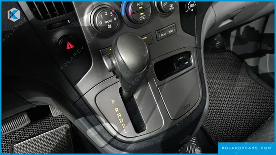 HYUNDAI STAREX 12-SEATER LPI WAGON