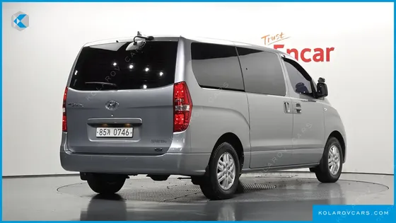 HYUNDAI STAREX 5-SEATER LPI VAN