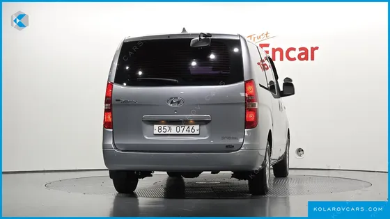 HYUNDAI STAREX 5-SEATER LPI VAN