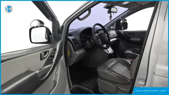 HYUNDAI STAREX 5-SEATER LPI VAN