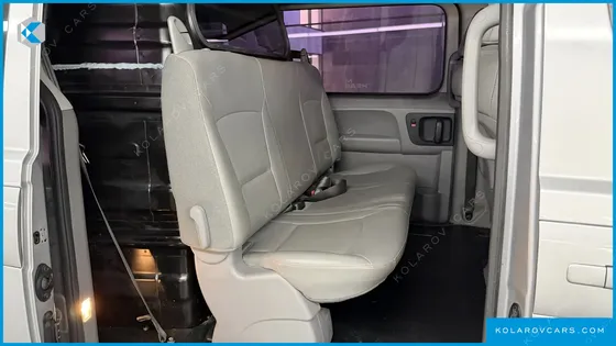 HYUNDAI STAREX 5-SEATER LPI VAN