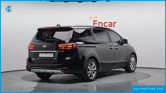 KIA CARNIVAL 9-SEATER LUXURY