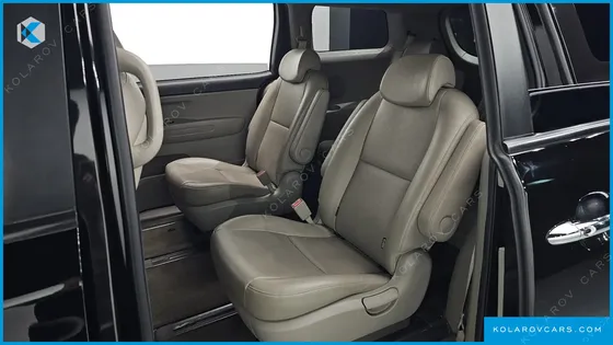 KIA CARNIVAL 9-SEATER LUXURY