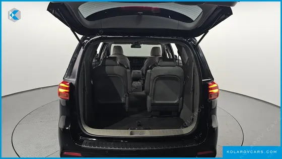 KIA CARNIVAL 9-SEATER LUXURY