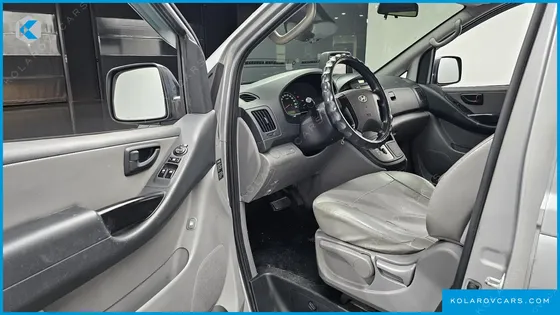HYUNDAI STAREX 12-SEATER WAGON