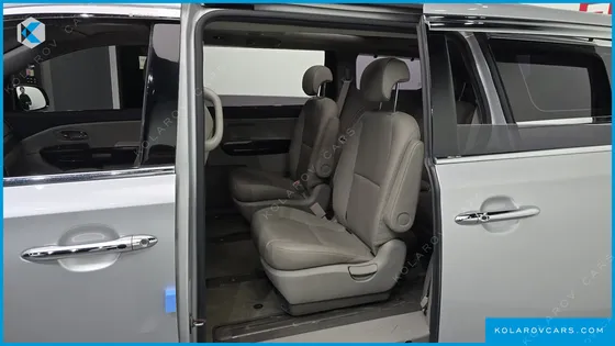 KIA CARNIVAL 9-SEATER PRSTIGE