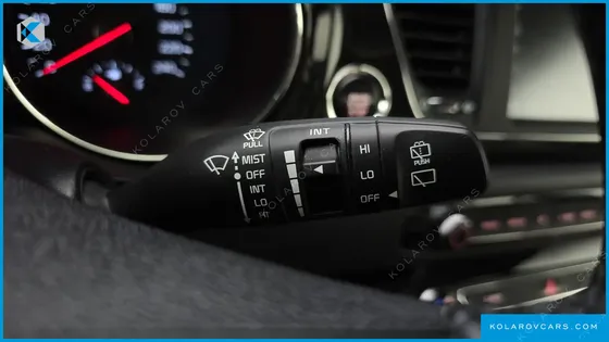 KIA CARNIVAL 9-SEATER PRSTIGE