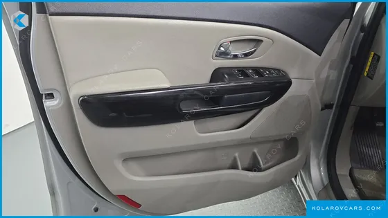 KIA CARNIVAL 9-SEATER PRSTIGE