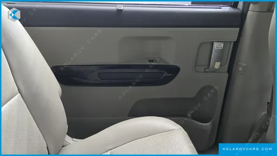 KIA CARNIVAL 9-SEATER PRSTIGE