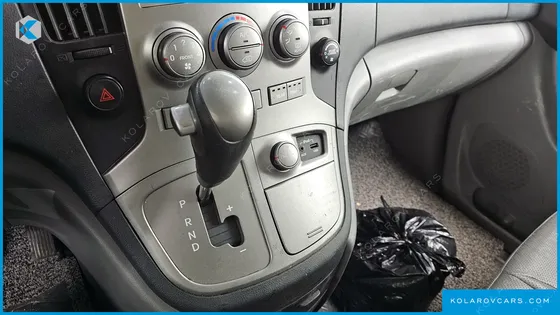 HYUNDAI STAREX 4WD 12-SEATER WAGON