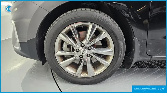 KIA CARNIVAL 9-SEATER NOBLESSE