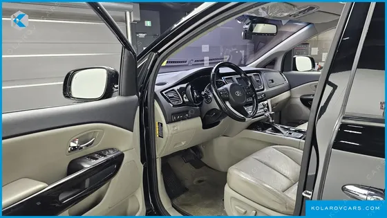 KIA CARNIVAL 9-SEATER NOBLESSE