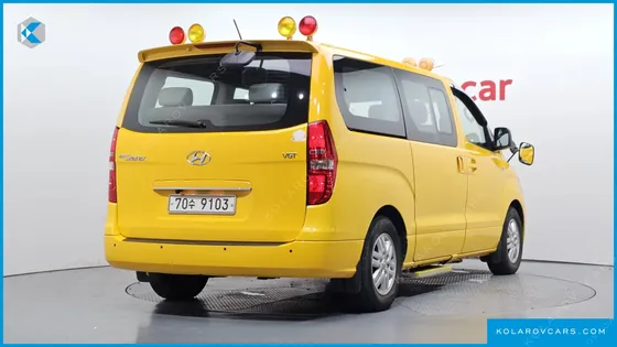HYUNDAI STAREX GUARD CAR OF CHILDREN