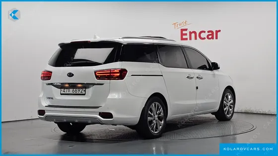 KIA CARNIVAL 9-SEATER LUXURY