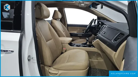 KIA CARNIVAL 9-SEATER LUXURY