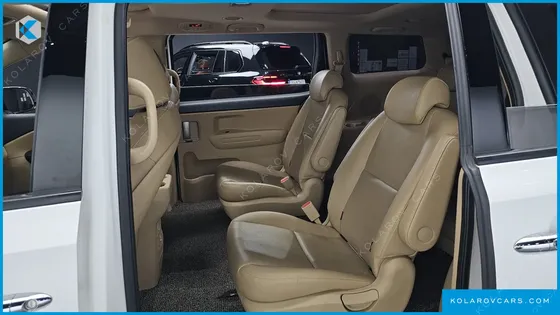 KIA CARNIVAL 9-SEATER LUXURY