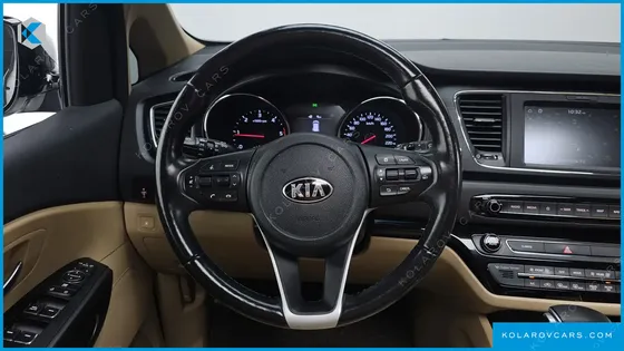 KIA CARNIVAL 9-SEATER LUXURY