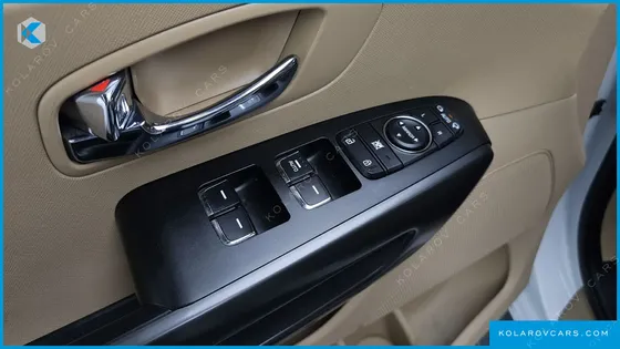 KIA CARNIVAL 9-SEATER LUXURY