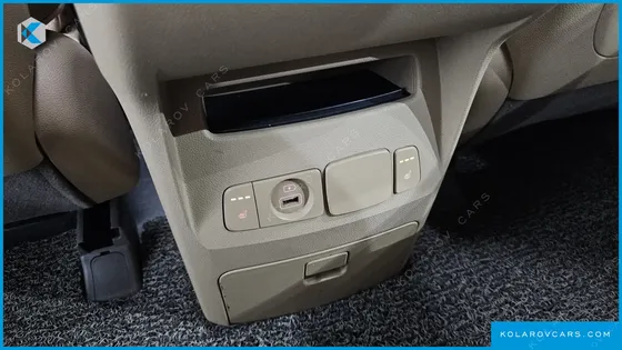 KIA CARNIVAL 9-SEATER LUXURY