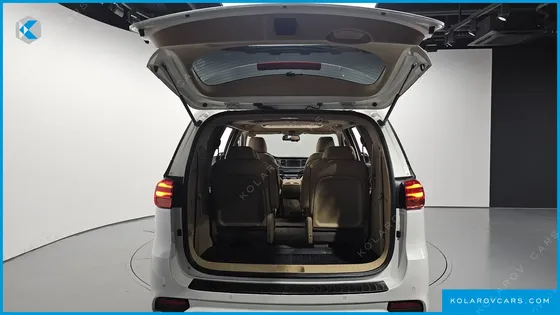 KIA CARNIVAL 9-SEATER LUXURY