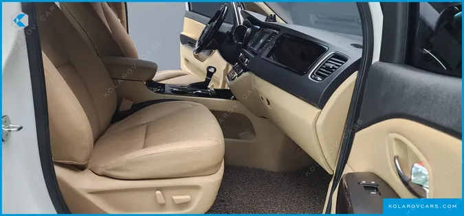 KIA CARNIVAL 7-SEATER LIMOUSINE