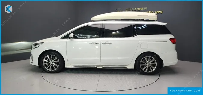 KIA CARNIVAL 7-SEATER LIMOUSINE