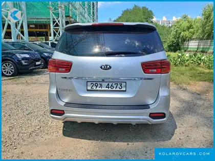KIA CARNIVAL 9-SEATER LUXURY