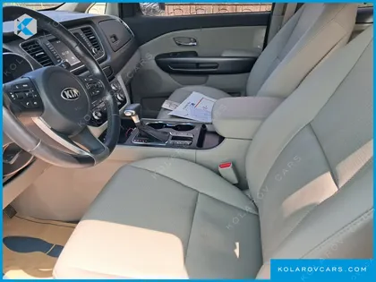 KIA CARNIVAL 9-SEATER LUXURY