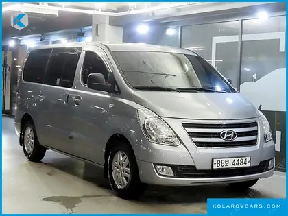 HYUNDAI STAREX 5-SEATER VAN