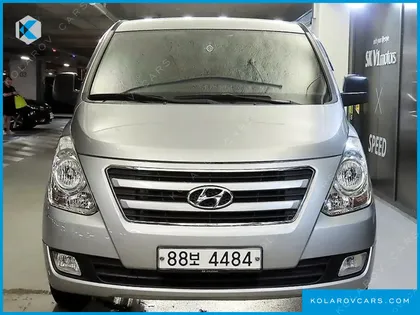 HYUNDAI STAREX 5-SEATER VAN
