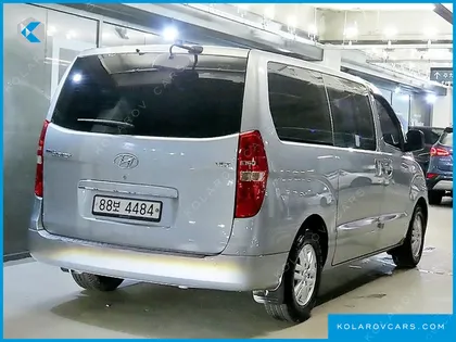 HYUNDAI STAREX 5-SEATER VAN