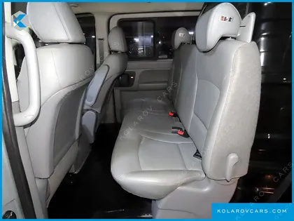 HYUNDAI STAREX 5-SEATER VAN