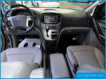HYUNDAI STAREX 5-SEATER VAN