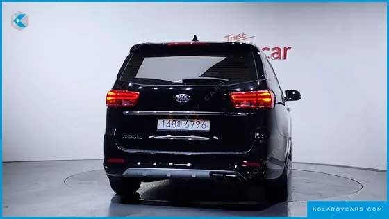 KIA CARNIVAL GASOLINE 9-SEATER NOBLESSE SPECIAL