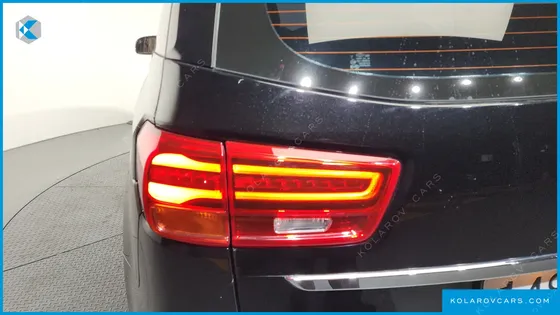 KIA CARNIVAL GASOLINE 9-SEATER NOBLESSE SPECIAL