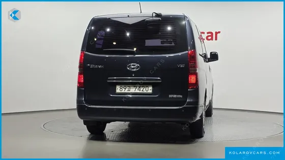 HYUNDAI STAREX 5-SEATER VAN