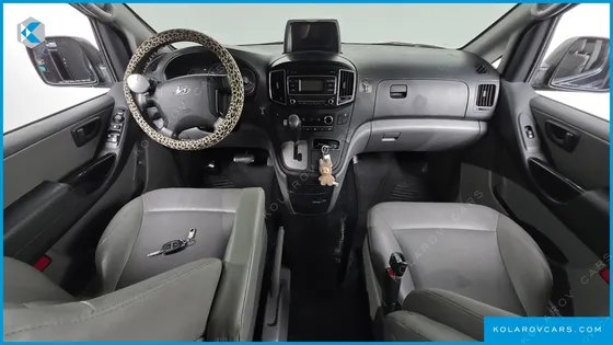 HYUNDAI STAREX 5-SEATER VAN